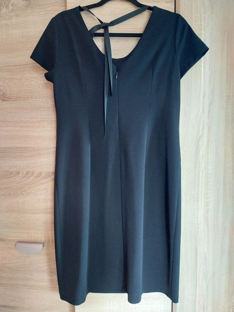 Elegancka sukienka z brylancikami