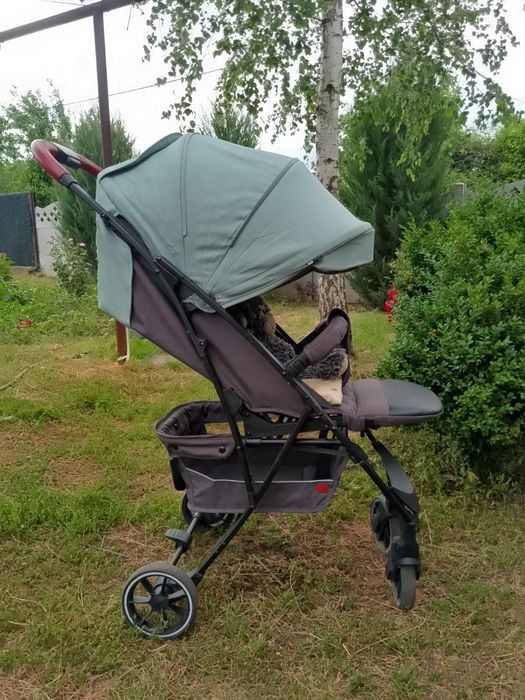 Прогулочна каляска в ідеальному стані