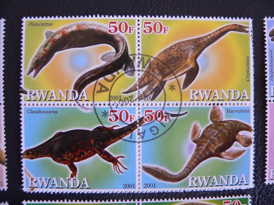 24 selos diferentes de dinossauros