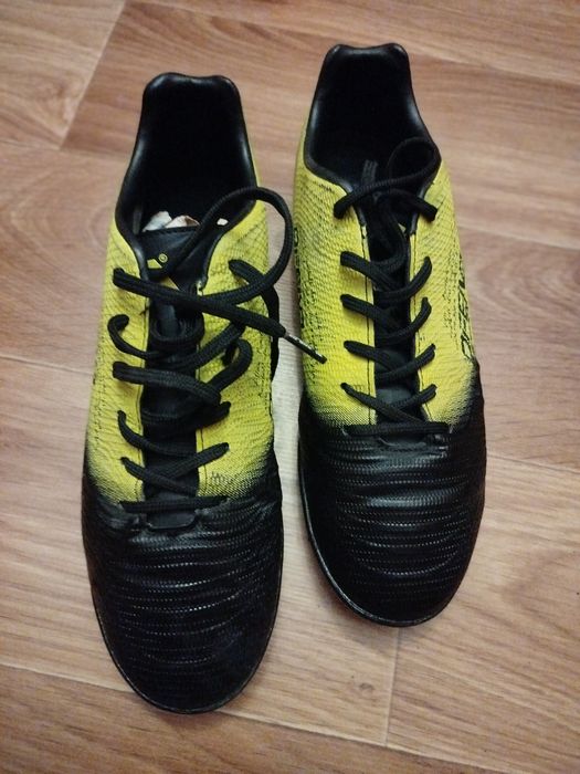 кроссовки для футбола