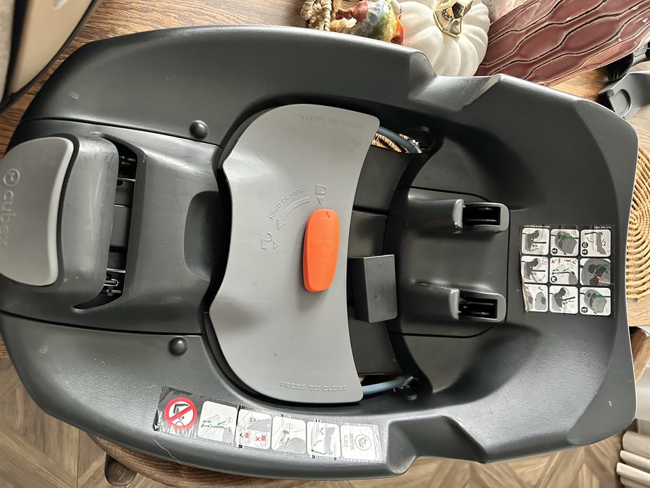 Fotelik Cybex Cloud Q-Plus z bazą Isofix 0-13 kg