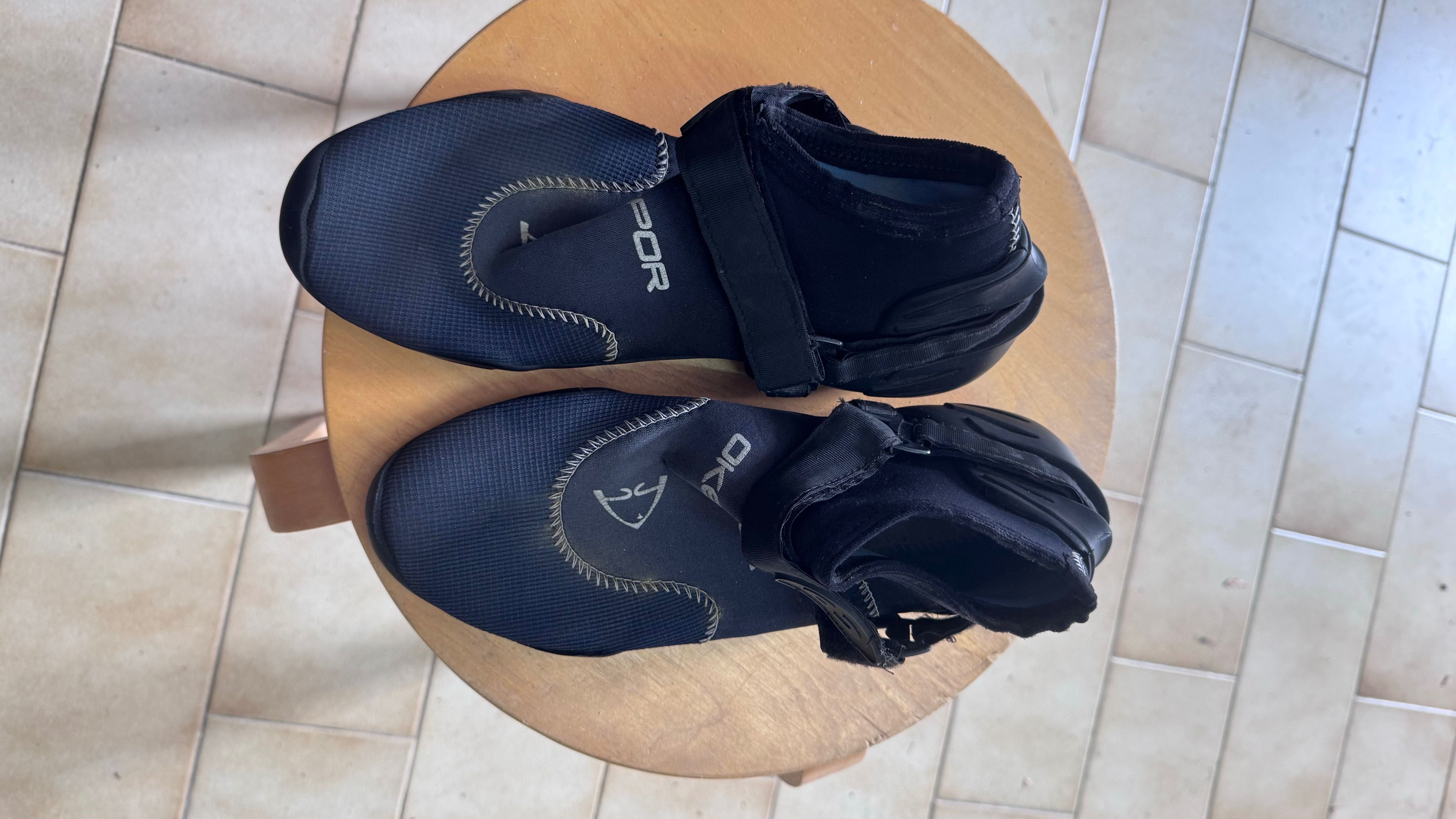 Botas para surf. vela, kite, canoagem, remo, etc.