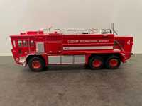 Wóz strażacki Oshkosh Crash Fire Truck Diecast 1:64 model