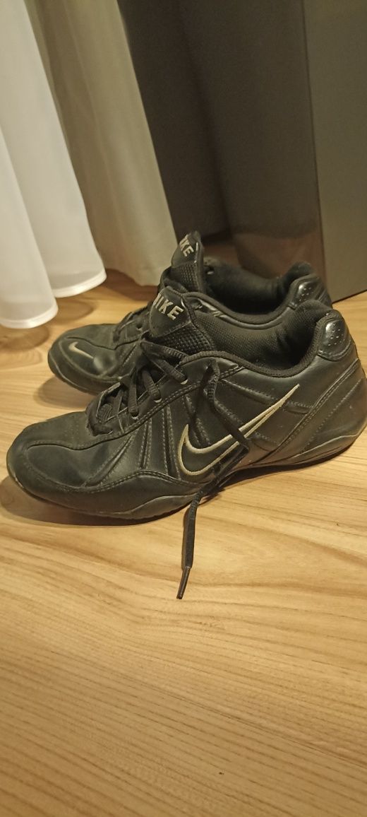 Buty Nike czarne 38 sportowe