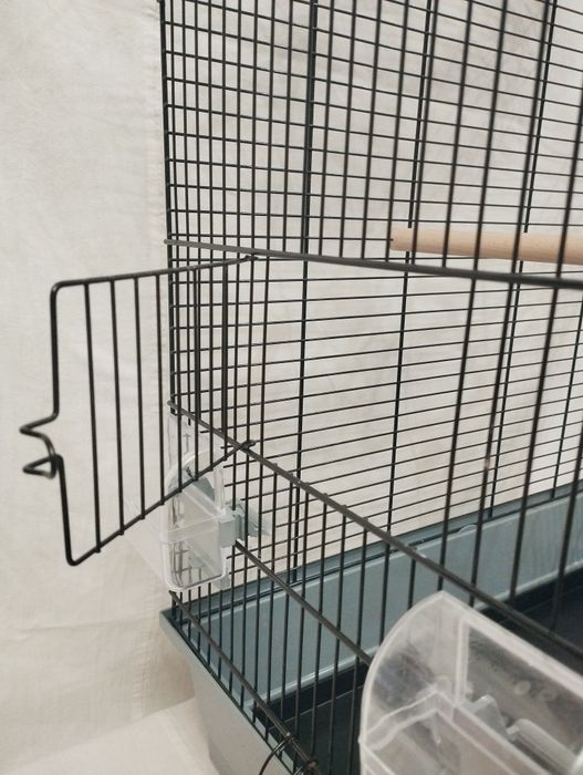 Клітка для папуг 

Клітка для папуг в ідеальному стані використовалась