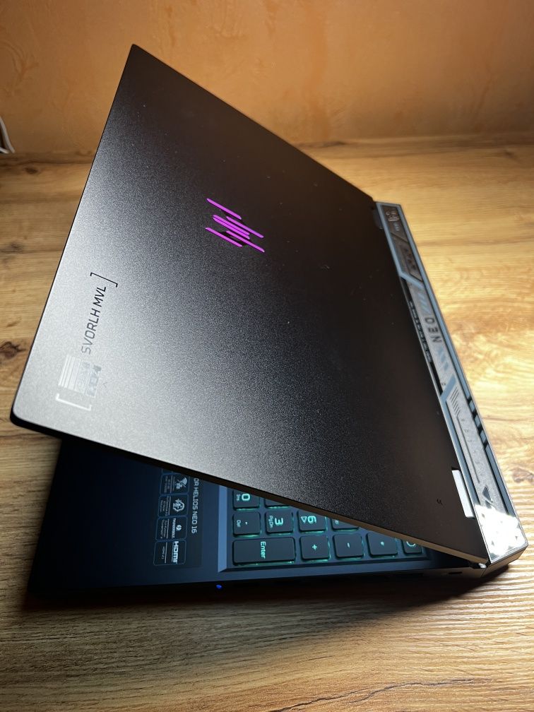 Продам ноутбук Acer Predator Helios Neo 16 (PHN16-72-578X)