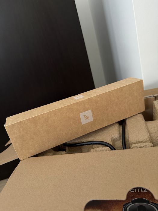 Maquina Cafe Nespresso CITIZ preta Nova