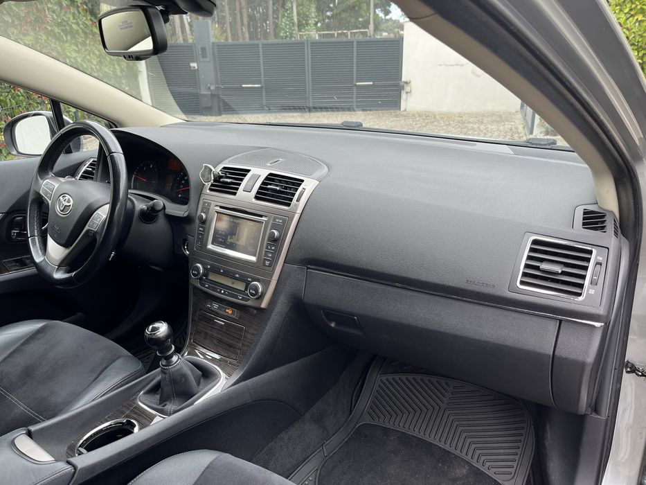 Toyota Avensis 2.0 D4D SW 2013 | Carrinha Familiar Fiável e Económica