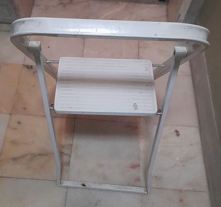 Escadote dois degraus