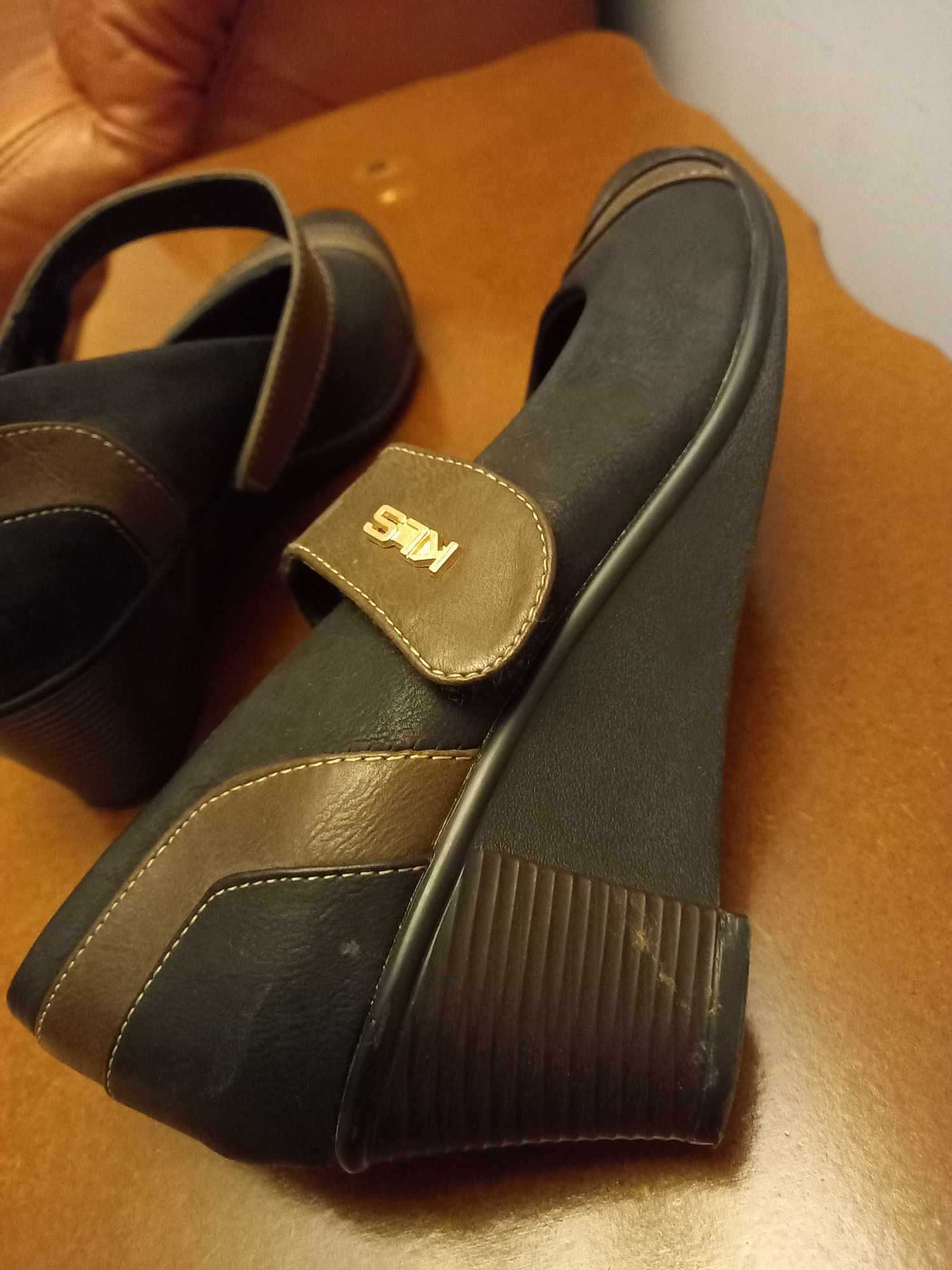 Buty damskie na koturnie 40 ale raczej 39