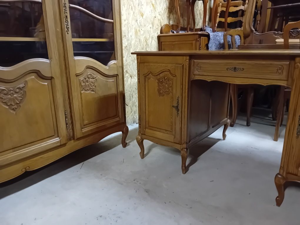 Gabinet ludwikowski biurko i biblioteczka