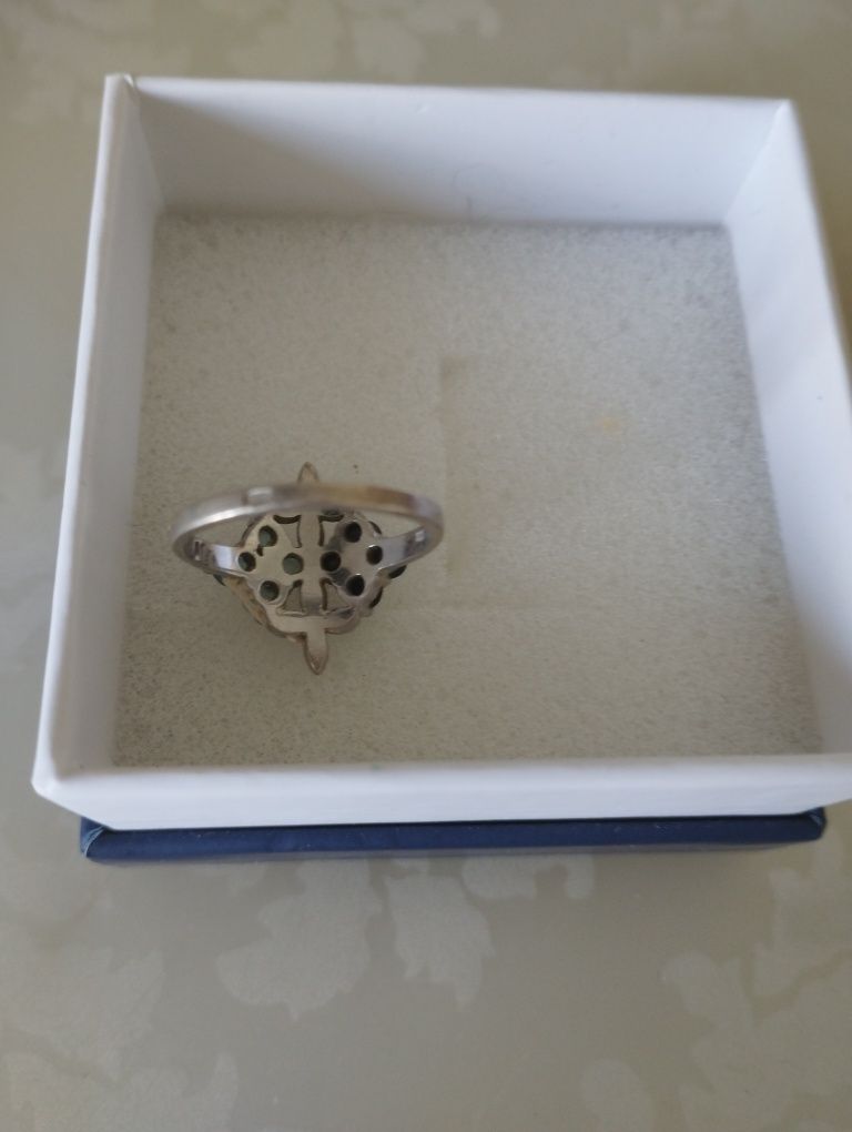 Серебряное кольцо с натуральными сапфиром и топазом, размер 17