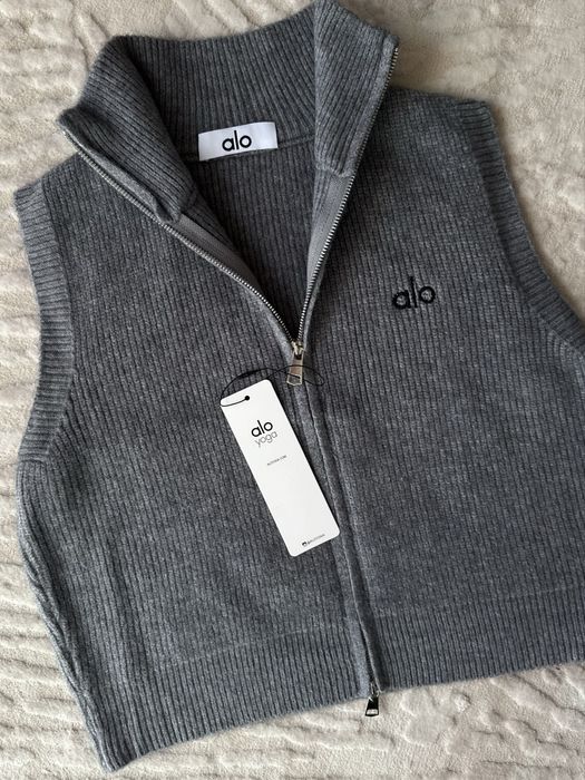 Жіноча трикотажна жилетка alo