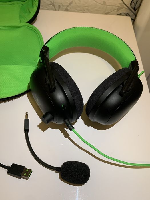 Навушники BlackShark V2 Razer стан нових оригінал