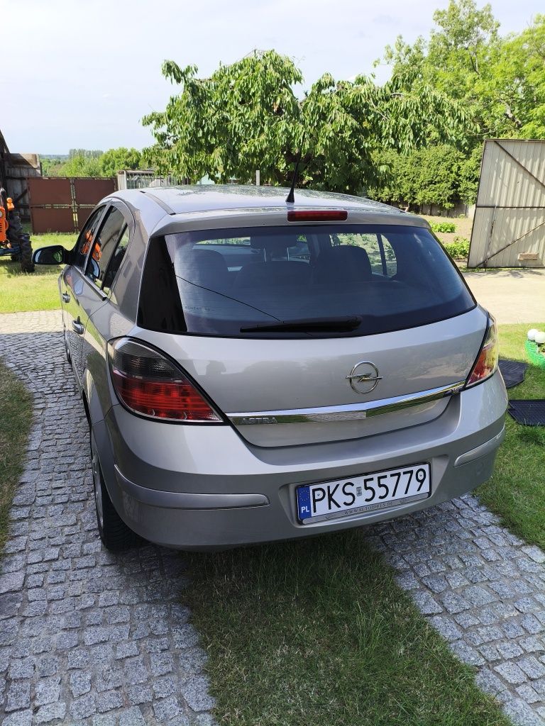 Opel Astra h LPG Webasto, klima, nowy rozrzad