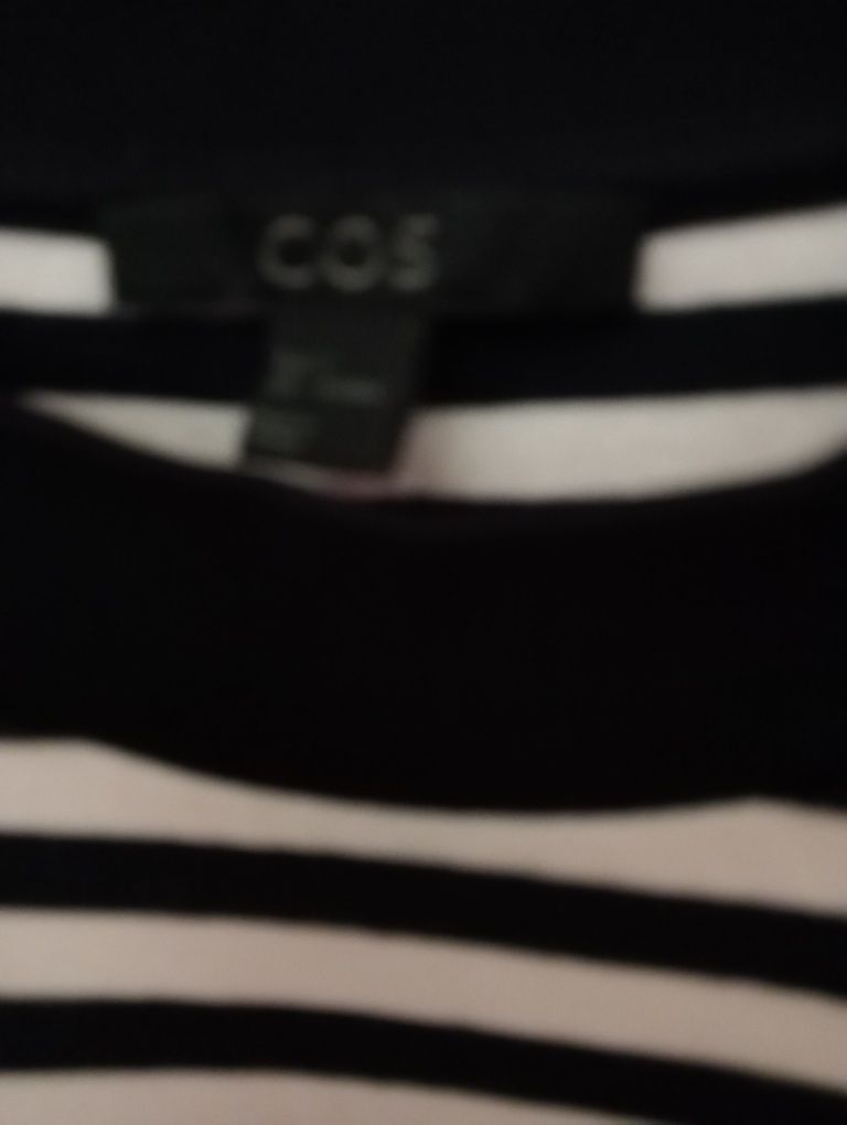 COS sukienka w paski