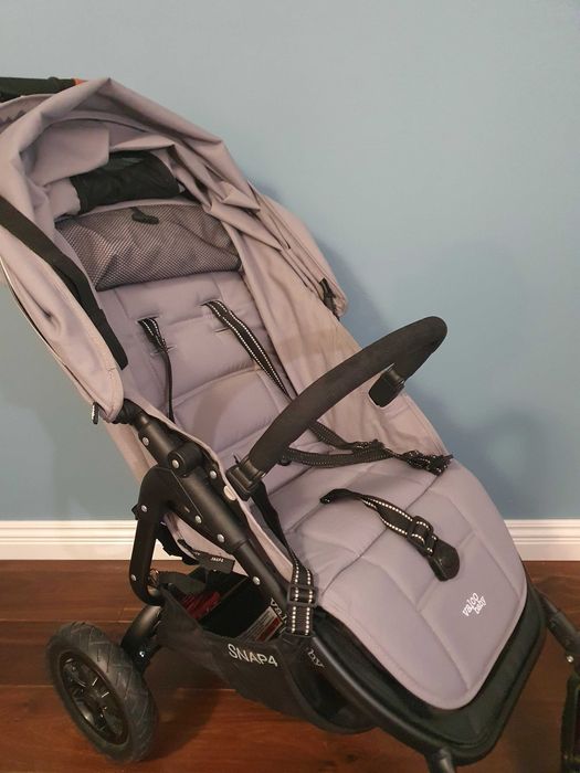 Wózek spacerowy Valco Baby Snap 4 Sport - pompowane koła