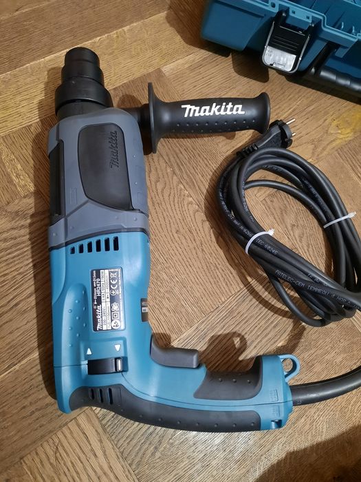 Стан нового,оригінал!!Перфоратор Makita HR 2470,780вт,2.4дж+свердла