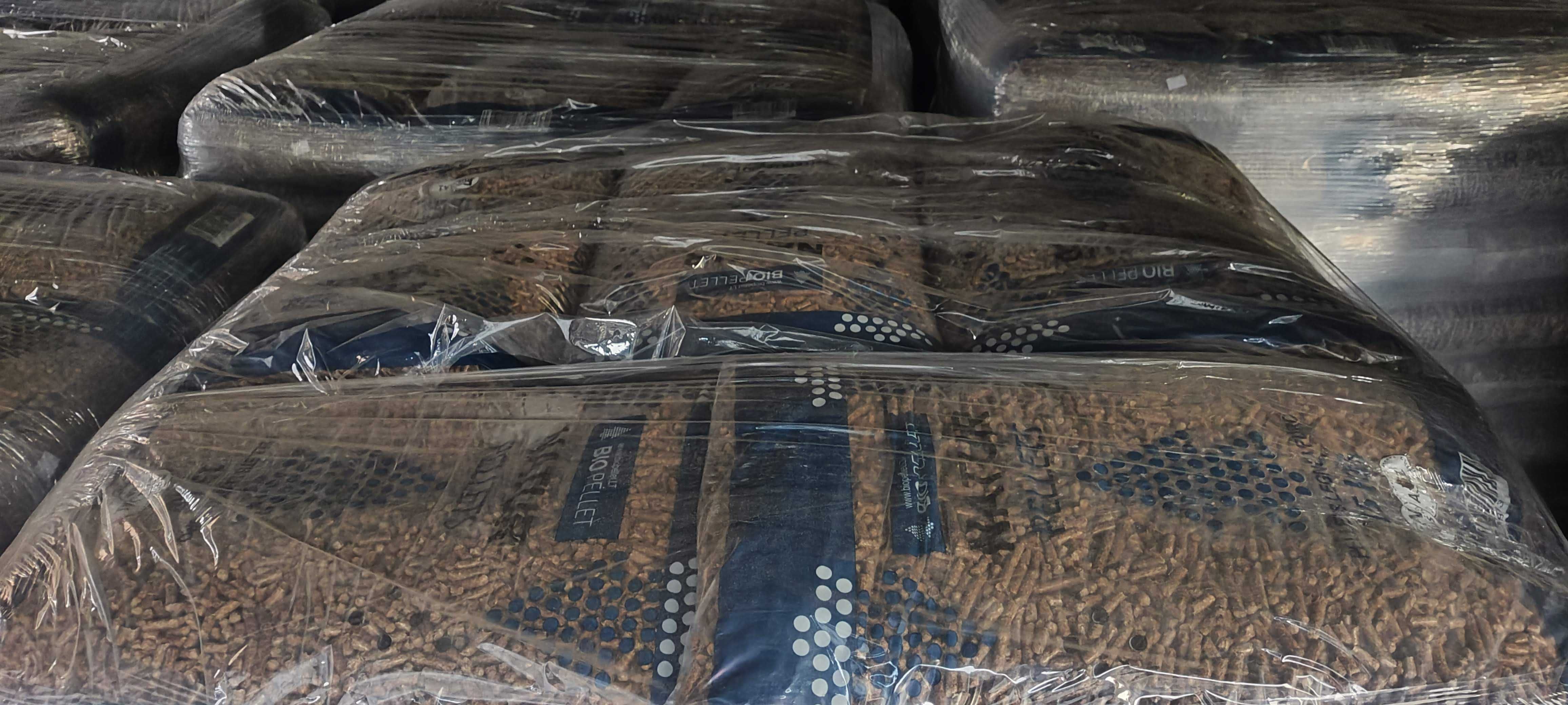 Pellet NATUR czysta sosna lekkie worki 10kg EN A1 Winda / HDS