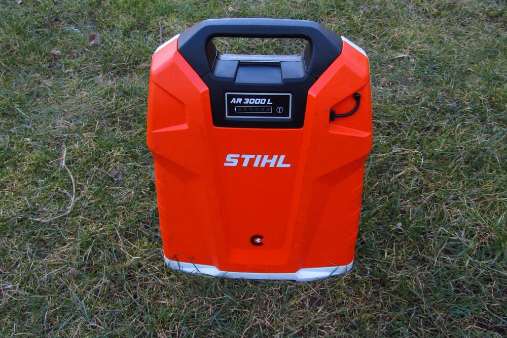 Akumulator plecakowy   Stihl  AR 3000 L super stan