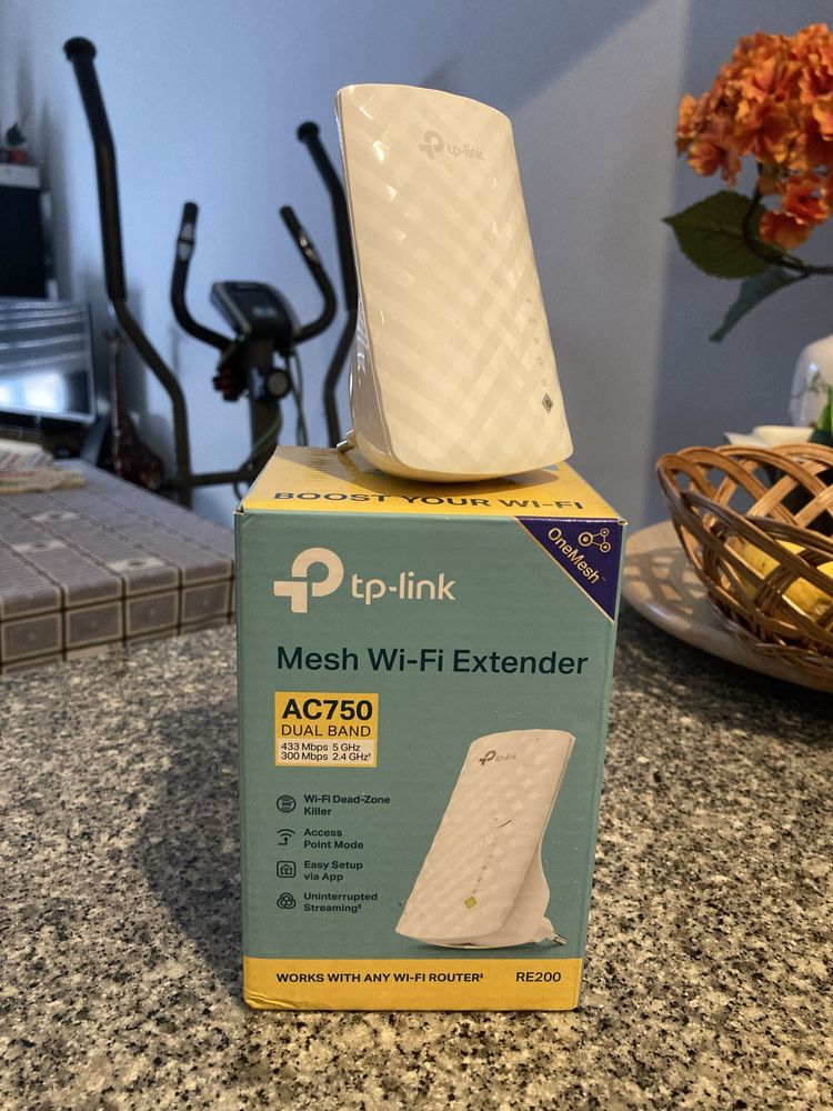 Wi-Fi extender TP link RE200