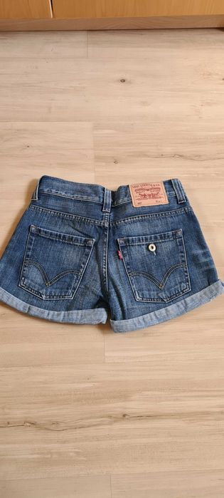 Spodenki jeansowe marki Levi's 607