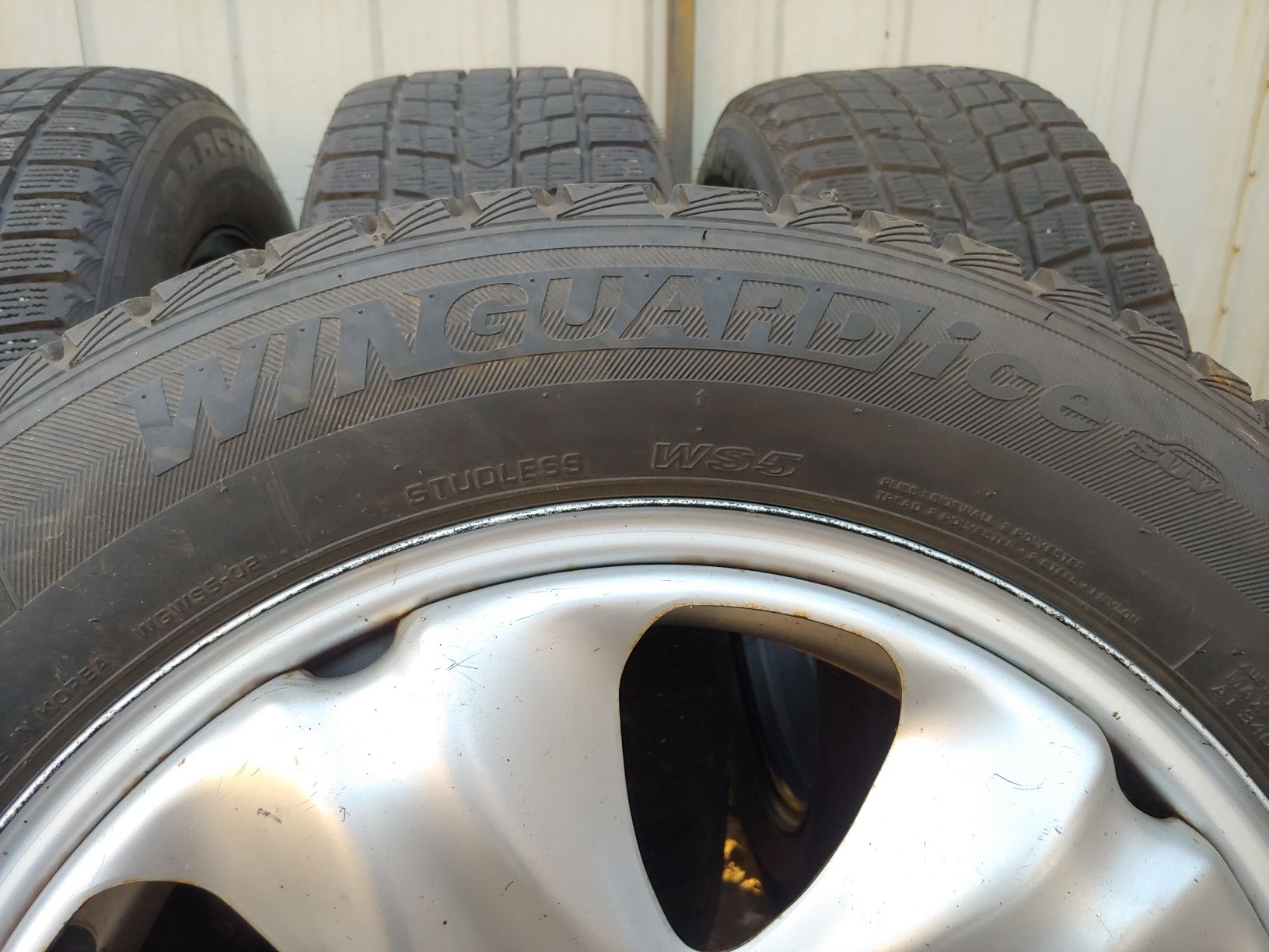 Roadstone Winguard ice suv 225/60 R17 7мм комплект