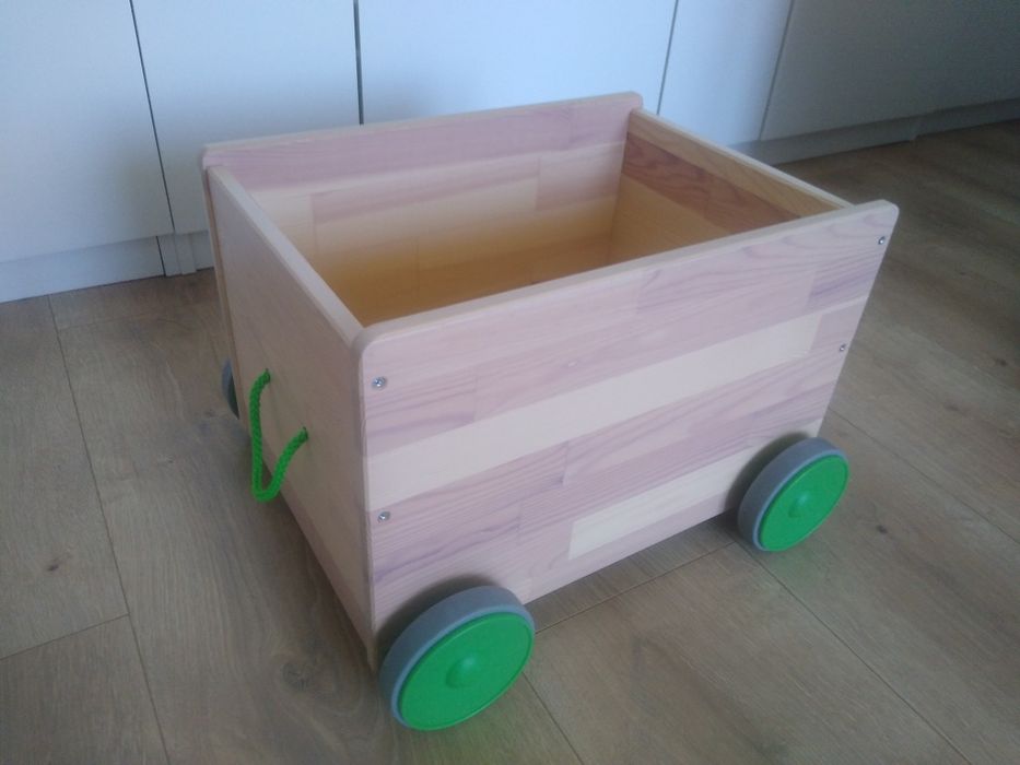 Ikea Flisat skrzynka pojemnik na zabawki na kółkach drewno