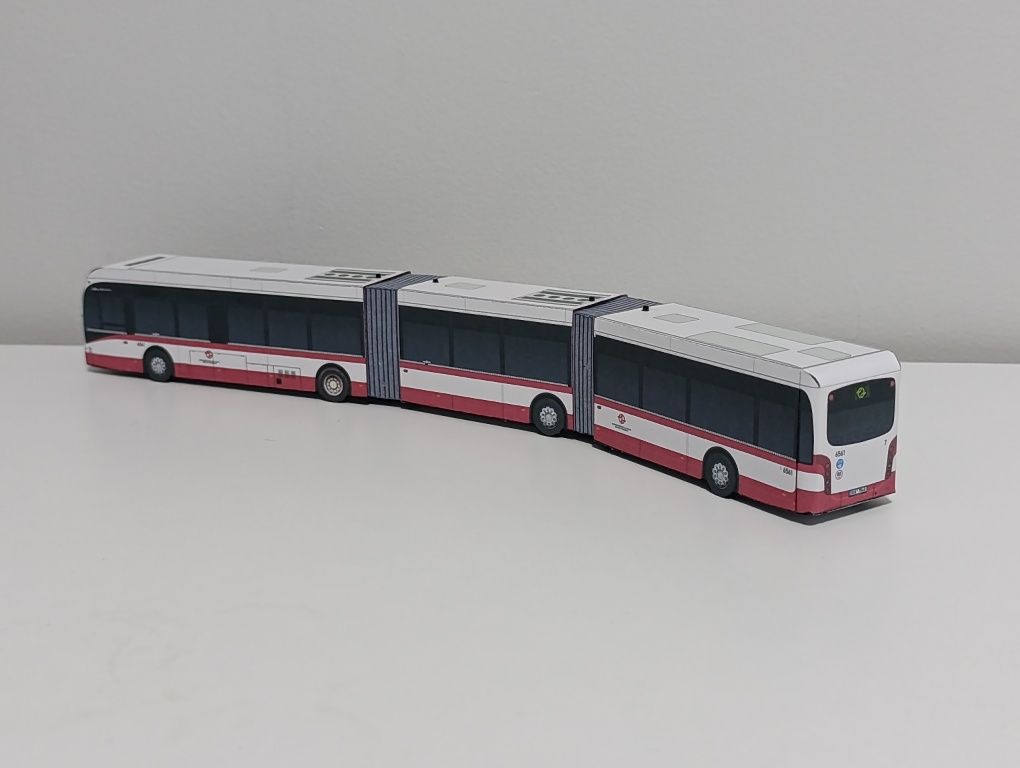 VanHool new AGG300 autobus firmowy miejski podmiejski malowanie Praga