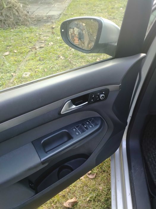 VW TOURAN 1.6 TDI 105 KM, BlueMotion Technology w wersji Comfortlaine