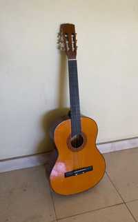 Guitarra clássica antiga