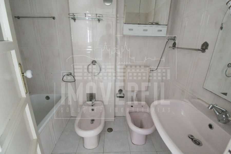 Apartamento no centro de Algés (Lisboa)