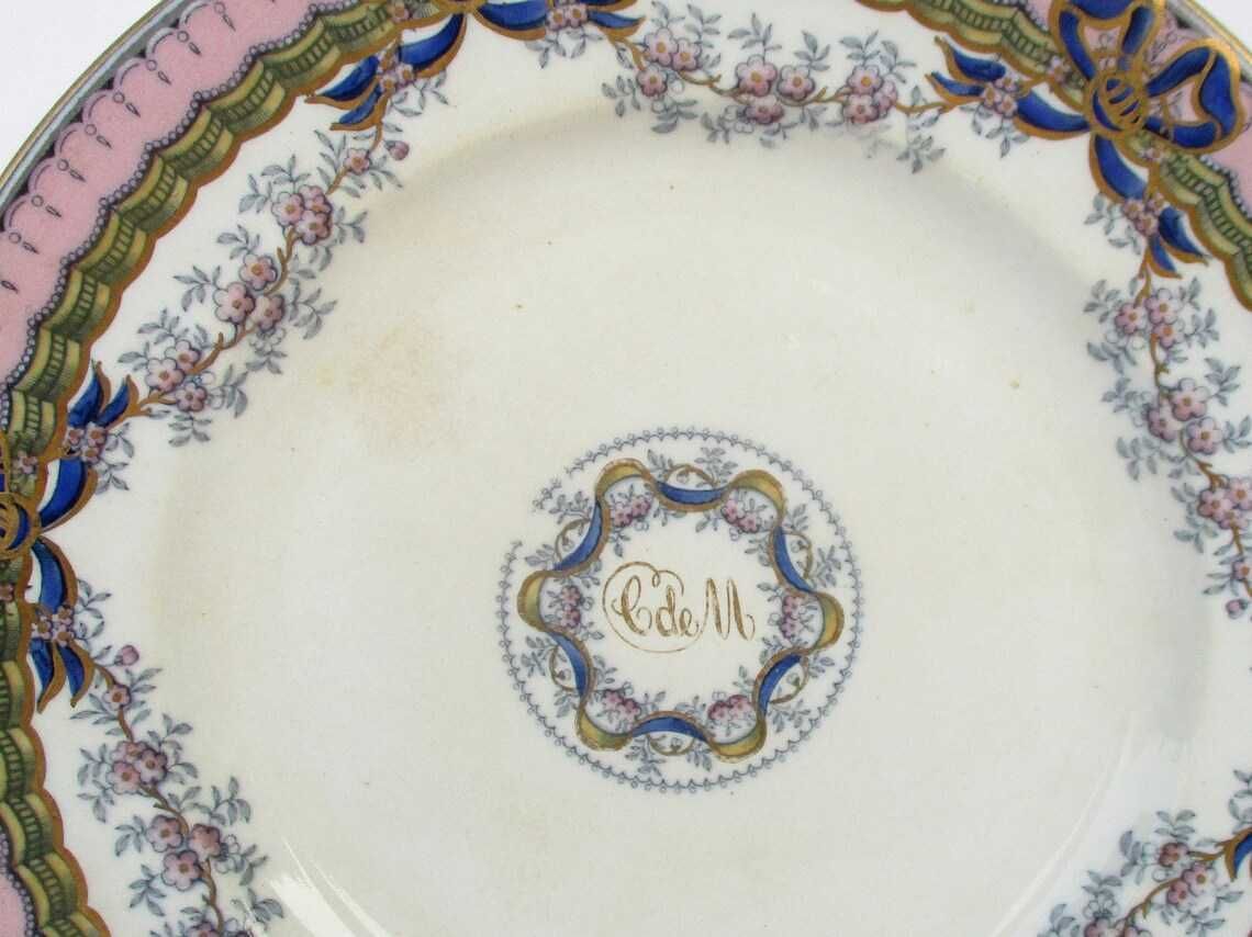 Antigo prato Inglês Hope & Carter com monograma "C de M"