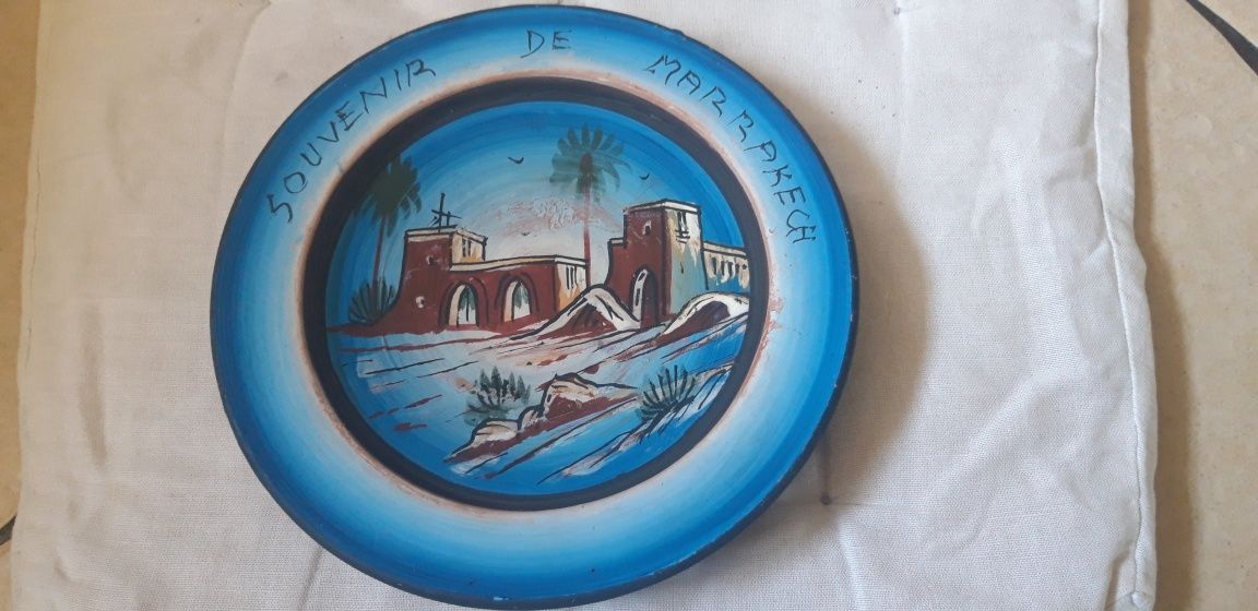 Talerz ozdobny Śliczny Souvenir z grafiką Maroko Marrakesz