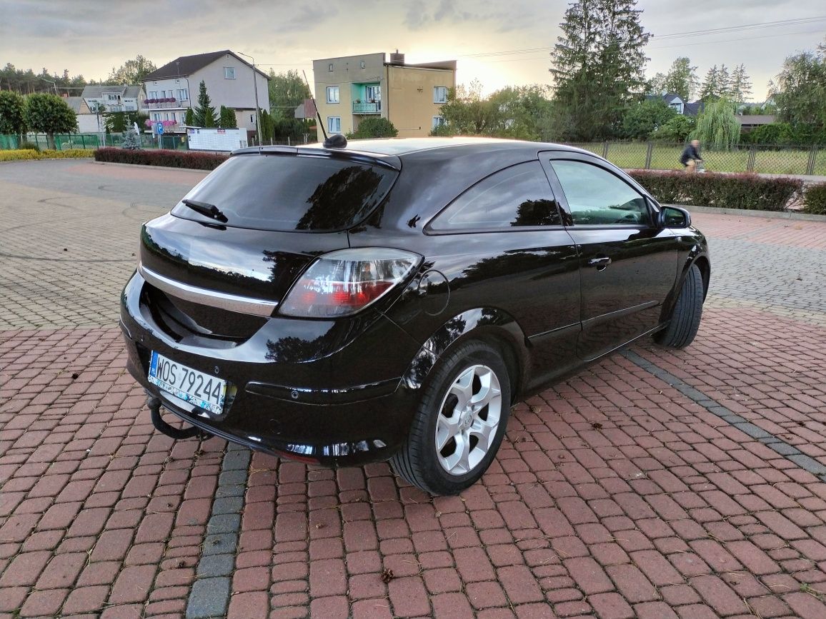 Astra h GTC 1.9cdti 2mapy/200km