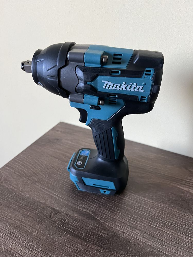 Гайкокрут makita dtw700