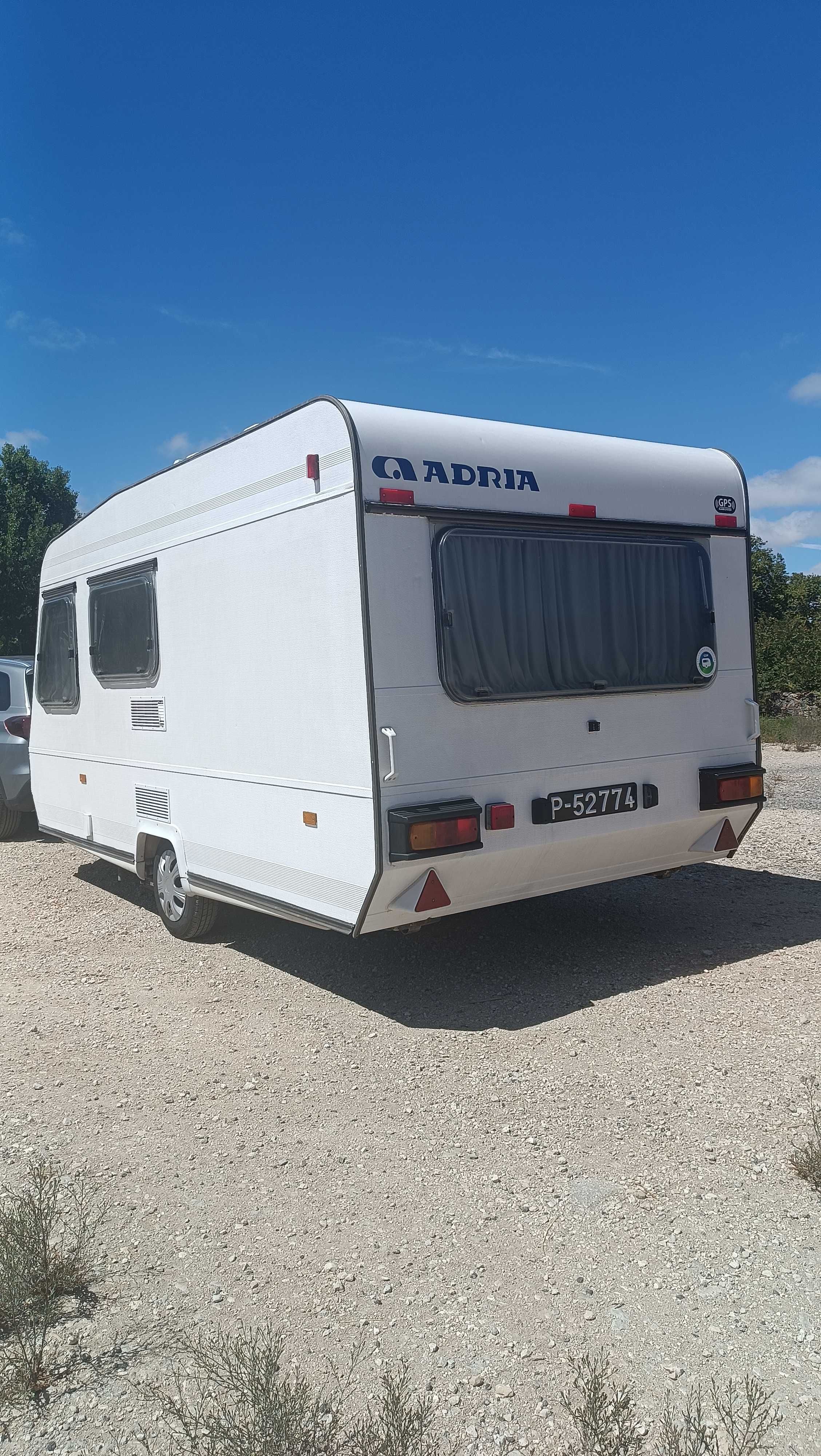 Caravana Adria Optima 5 Dormidas – Ótimo Estado!