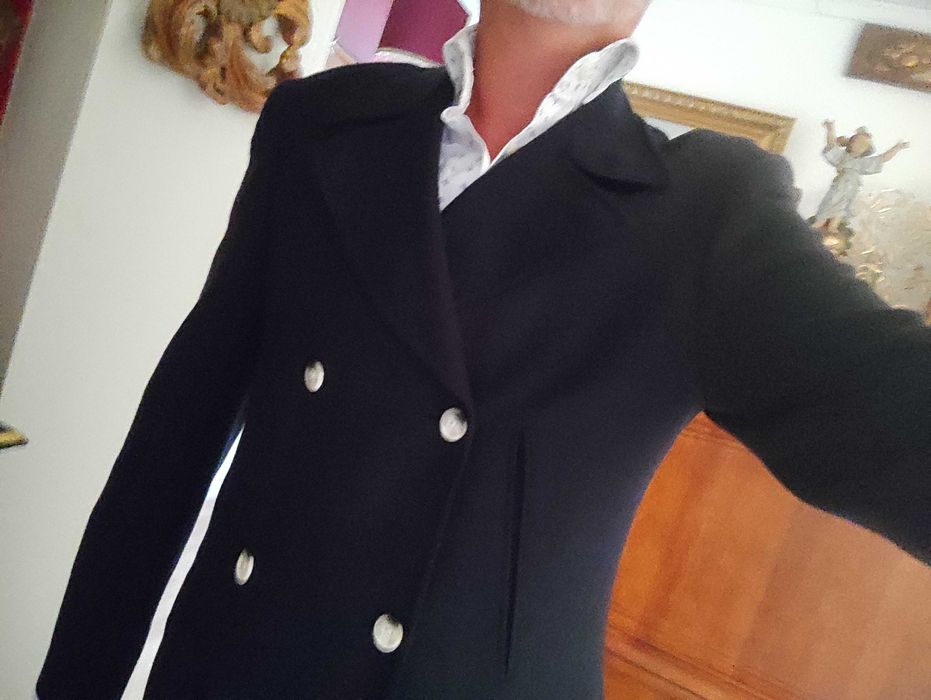 Casacos e blazeres novos da Oficina Mustra. Luxo