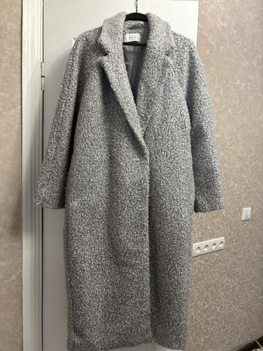 Пальто жіноче ( в сірому кольорі )