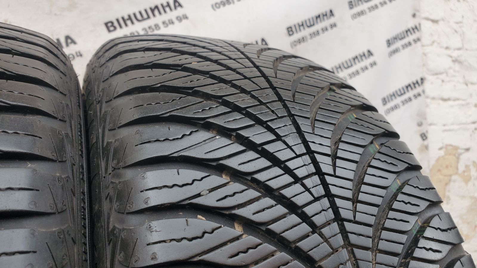 Шини 215/55 R 17 Good Year 4Seasons gen2. Пара. Колеса склад.