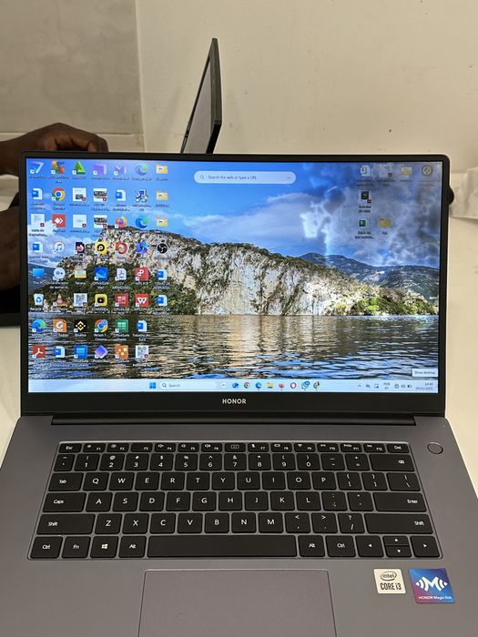 PC HONOR magic book X 15