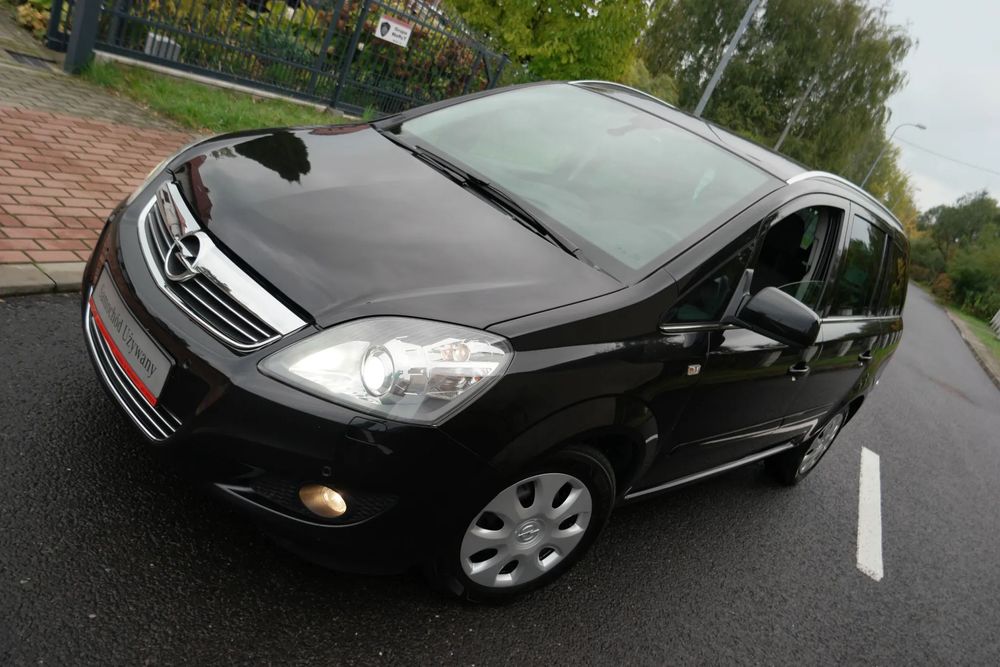 Opel Zafira * Sprowadzony - Zarejestrowany ** 1.8 benzyna 140 KM ** 7 osobowy  *