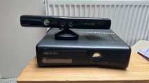 Xbox 360 + 2 pady + Kinect + kable + dokumenty – stan bardzo dobry