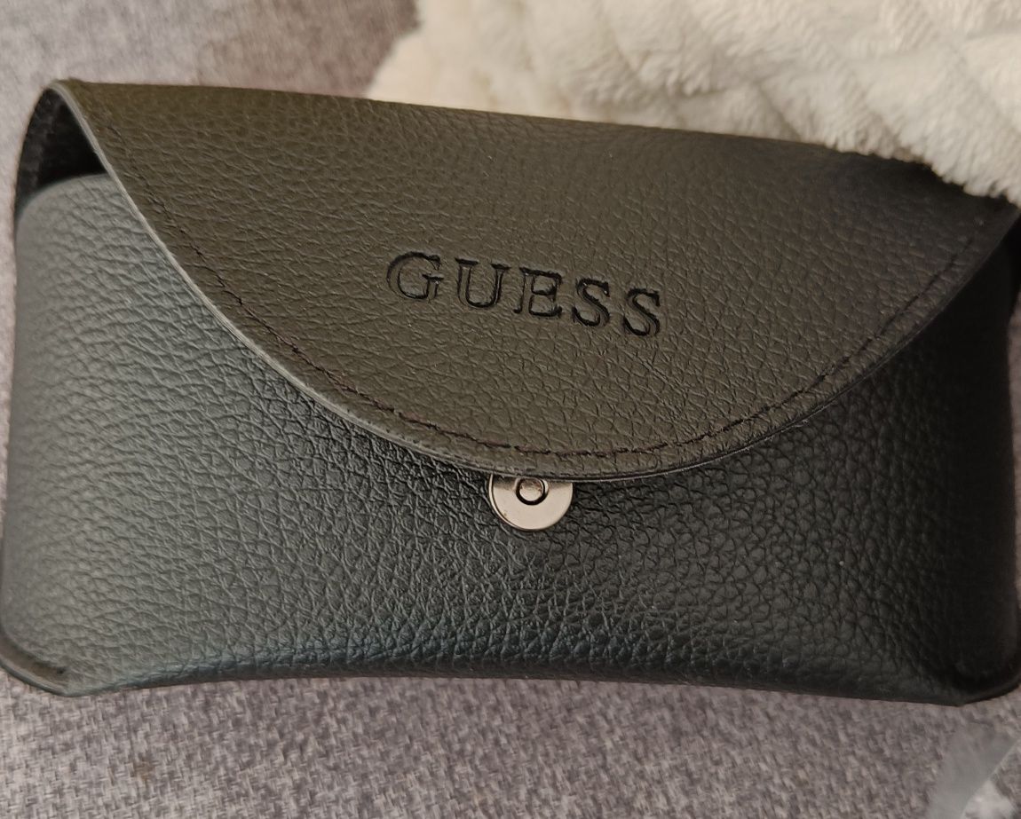 Okulary przeciwsłoneczne GUESS 55 cm