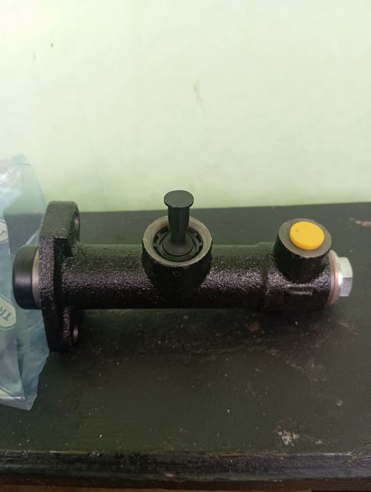 Продам комплект цилиндр сцепление и тормозов