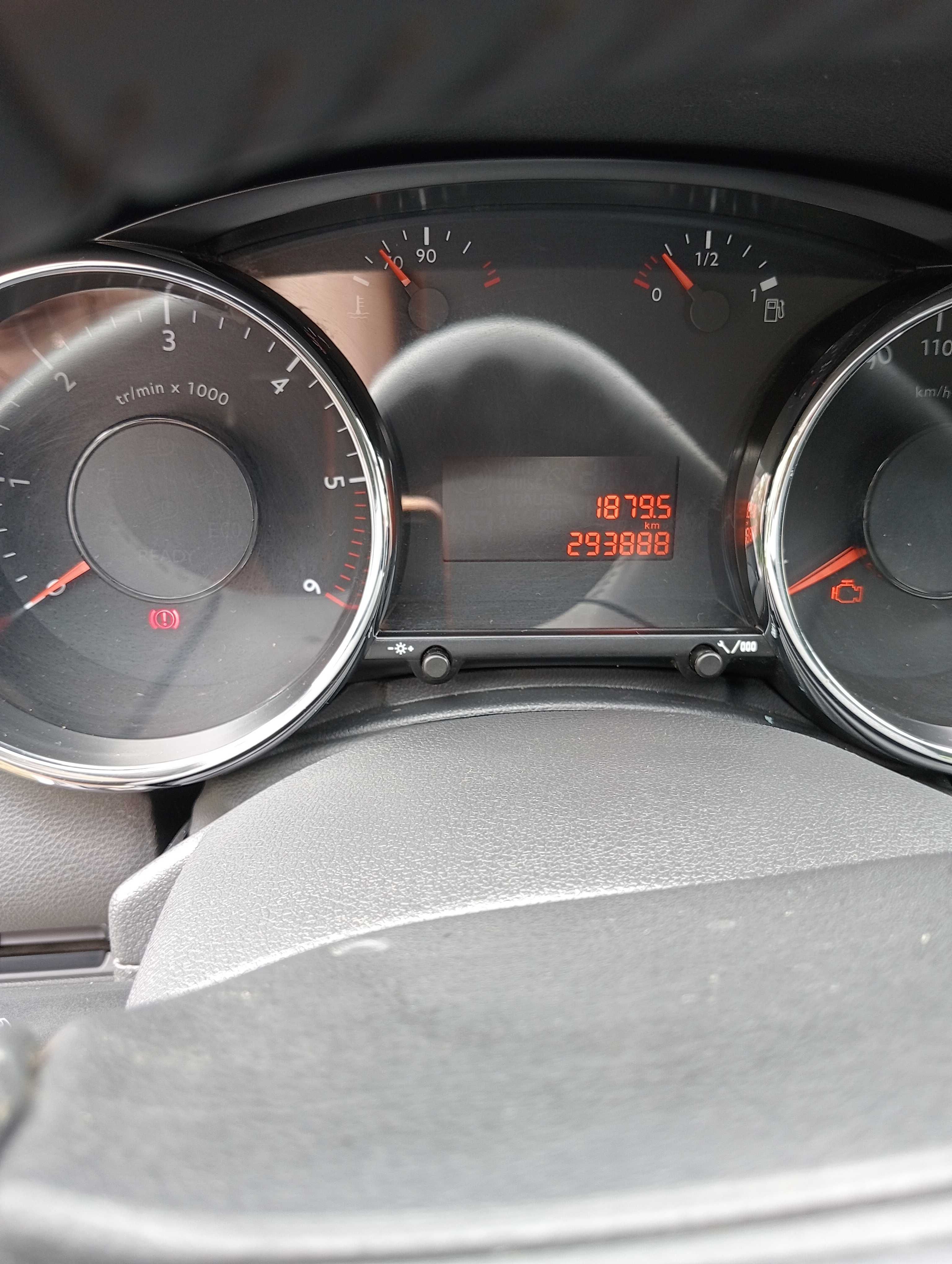 Sprzedam Peugeot 5008 1.6 HDI  7 osobowy 2014