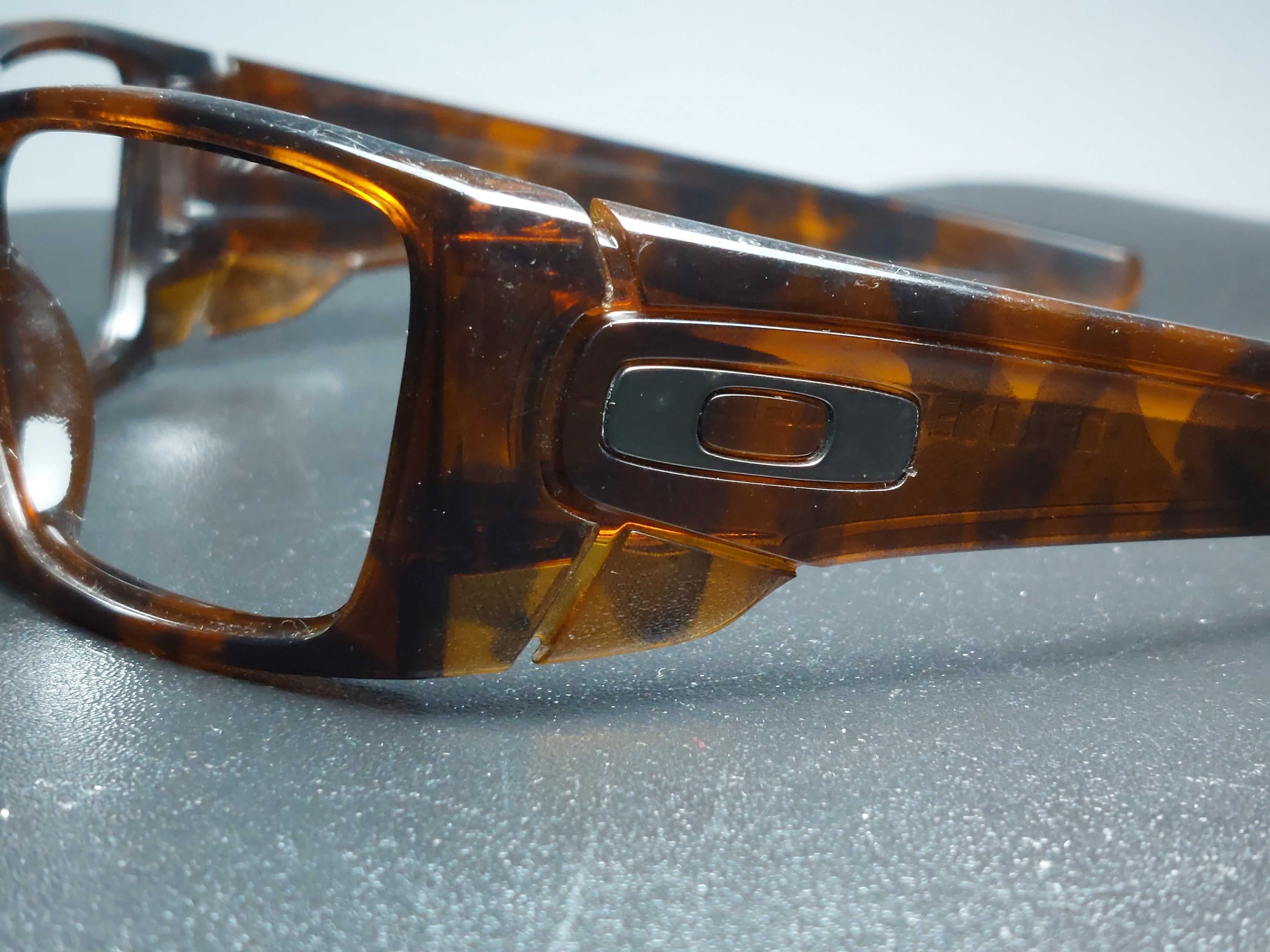 Armação Oakley Fuel Cell Original. (Casca de Tartaruga.) Ótimo estado