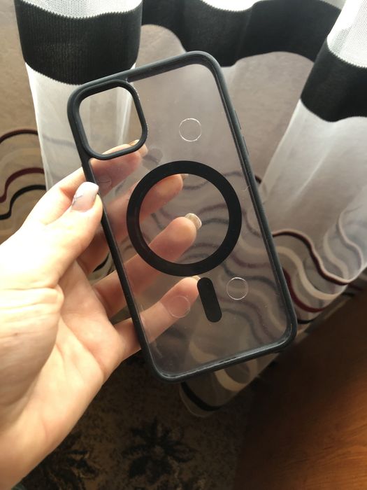 Продам (Чохол на iphone 11 )