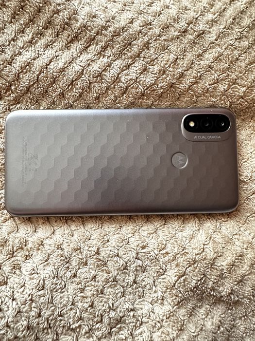 Мобильный телефон Motorola Moto E20 2/32GB Graphite (PASY0010RS)