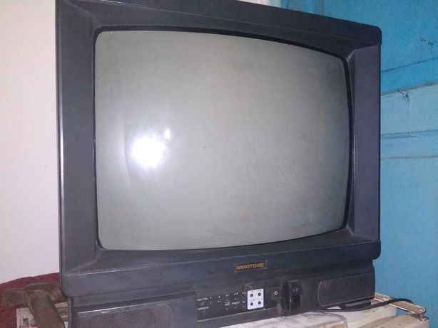 Цветной телевизор Radiotone (рабочий)